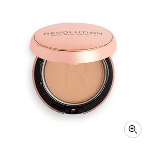 Makeup Revolution | Conceal & Define Powder Foundation - P7